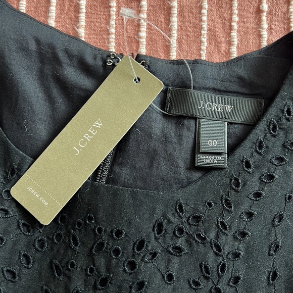 NWT Black Sleeveless Eyelet Peplum Blouse by J.Crew Size 00 Cotton & Silk - Picture 3 of 7